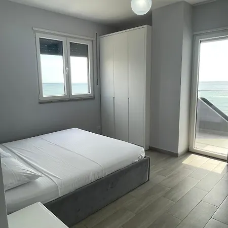Beachside Lejlighed *